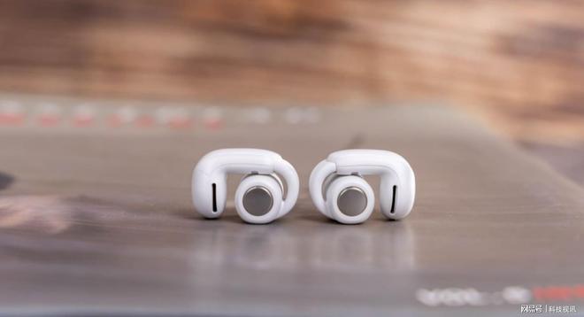 式耳机荣获“年度首选蓝牙耳机奖”瓦力棋牌Bose Ultra开放(图2) 式耳机荣获“年度首选蓝牙耳机奖”瓦力棋牌Bose Ultra开放(图2)